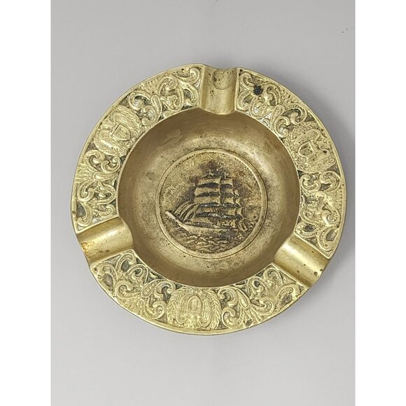 Vintage Solid‎ Brass Sail Boat Ashtray Nautical - Picture 1 of 6